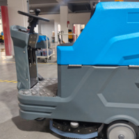 Machine à nettoyer les sols KUER XJ80D équipée d'une brosse ronde de moyenne dureté pour usage industriel