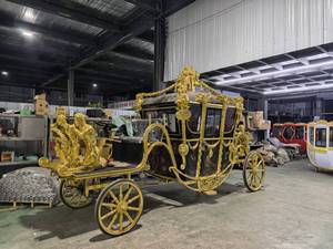 Electric European Royal Carriage Wedding Sightseeing <b>Coach</b> - Product Image 5