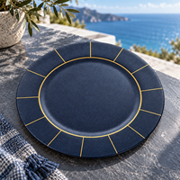 Assiette de Présentation Moderne de Luxe 13 pouces en Plastique, Motif Géométrique Bleu Marine et Or Imprimé UV, pour Mariages et Banquets