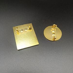 Kujo <span class=keywords><strong>Jotaro</strong></span> <span class=keywords><strong>Cosplay</strong></span> Cap Unisexe Adulte Métal Badge Chapeau Prop - Product Image 3