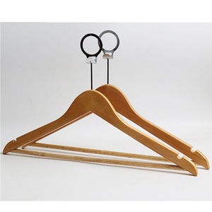 Cintre en bois d'hôtel d'anneau <span class=keywords><strong>antivol</strong></span> personnalisé en gros pour vêtements - Product Image 2