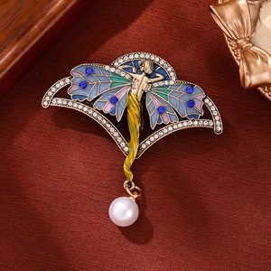 Broche Retro de Hada con Alas y Flores, Esmalte de Alta Gama, Elegante Accesorio para Abrigo, a la Moda - Product Image 2