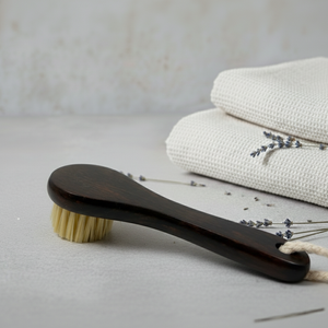 Cepillo Facial Exfoliante de Alta Calidad, Precio Competitivo, Calidad Superior, Cerdas Suaves, Mango de Madera, Herramienta AB-031, Logotipo Personalizado - Product Image 3