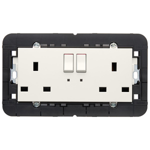 ปลั๊กไฟ 2 ช่อง 2P+T 13A แบบอังกฤษ พร้อมไฟแสดงสถานะสีขาว - Product Image 1