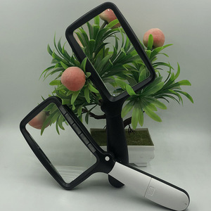 Nouvelle loupe de lecture carrée à main avec grossissement <span class=keywords><strong>2x</strong></span>, <span class=keywords><strong>5</strong></span> LED, pliable, en acrylique PVC, aide pour malvoyants, personnalisable OEM - Product Image 4