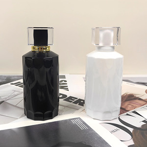 Tùy chỉnh thiết kế 100ml cao cấp rỗng chai nước hoa thủy tinh màu đen trắng Uốn Tóc bồng bơm phun với màn hình in ấn - Product Image 4