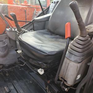 Hitachi 60 Track Pad Excavator d'occasion 6 tonnes 40.5KW Power Engine Gearbox Multifunction - Product Image 5