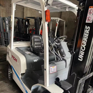 Montacargas <span class=keywords><strong>TCM</strong></span> FD25T3 Usado, 3 Toneladas, Diésel, Mástil de Dos Etapas, Operación Asentada, Alta Eficiencia, Bajas Horas de Trabajo, en Venta - Product Image 1