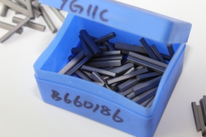 Tùy Chỉnh OEM Tungsten Carbide Trượt Tuyết Dải Nhà Máy Giá Công Cụ Điện Phụ Tùng Cho Xe Trượt Tuyết - Product Image 5