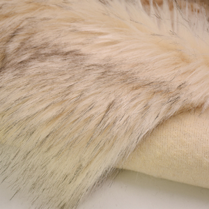 Atacado 100% poliéster Plush Rabbit faux fur Tecido Plush Lambs Fleece faux fur fabric fourure artificiele qualite para vestuário - Product Image 3