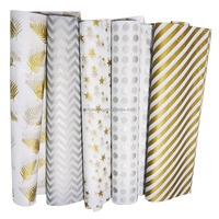 Papier d'emballage sur le thème des vacances pour Noël et anniversaire-Design d'emballage cadeau festif
