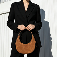 Tas Selempang Wanita Kulit Asli Bentuk Setengah Bulan Warna Taupe Lembut, Minimalis untuk Kerja, Grosir Langsung dari Pabrik