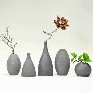Joli vase à fleurs en céramique de dolomite émaillée pour la maison - Product Image 1