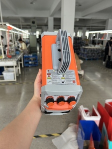 Machine à souder portable populaire personnalisée par le fabricant, directement de l'usine, soudeuse à <span class=keywords><strong>arc</strong></span> à carte unique AC220V/110V pour usage domestique - Product Image 2