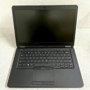Portátil empresarial D-ell Latitude 7450 de 14 pulgadas, reacondicionado en color plata, con Intel Core i7 de 5.ª generación, 8 GB de RAM y disco duro de 500 GB. - Product Image 1