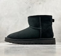 Vente en gros de bottes d'hiver fourrées à la cheville personnalisées pour femmes et filles, mini bottes en cuir noir, bottes Uggs de créateurs