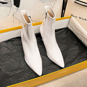 <span class=keywords><strong>Bottes</strong></span> en cuir verni de couleur bonbon pour femmes, couvre-pieds de couleur unie, <span class=keywords><strong>bottes</strong></span> à talon fin multicolore explosive, mode 2022 - Product Image 3