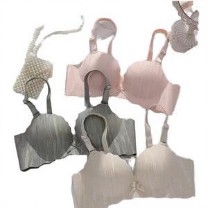 Soutien-gorge rembourré sans couture en dentelle respirante One Piece avec bretelles amovibles, effet push-up, imprimé, pour usage quotidien - Product Image 2