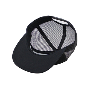 Bán buôn tùy chỉnh 7-panel 100% Cotton màu đen phẳng Vành lưới trucker Hat <span class=keywords><strong>Cap</strong></span> với cấu trúc và chất lượng hàng đầu - Product Image 5