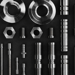 Pièces tournées en acier inoxydable usinées sur commande par CNC pour applications industrielles - Product Image 3