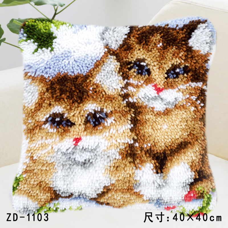 Cats Latch Hook Cushion Cover