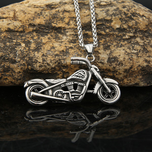 Yunnique – collier pendentif moto en acier inoxydable, chaîne 3.0x60CM, bijoux à la mode pour hommes et femmes - Product Image 2