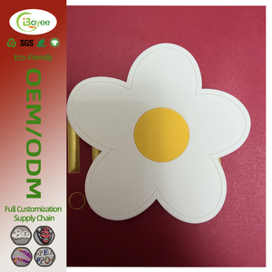 Étiquettes thermiques 3D personnalisées de haute qualité, impression logo en silicone TPU pour vêtements et t-shirts - Product Image 1