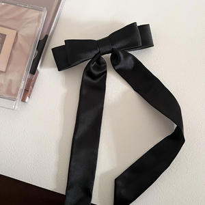 Pince à cheveux en tissu trempé français avec ruban de satin couleur unie et nœud tridimensionnel, accessoire pour cheveux semi-attachés - Product Image 4