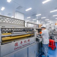 Оптовые пластиковые стаканы с индивидуальным логотипом, 32 унции, с купольной крышкой 117 мм, прозрачные одноразовые стаканы из ПЭТ для киосков с едой и напитками