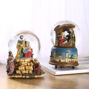 Vente en gros cadeau personnalisé neige jésus <span class=keywords><strong>vierge</strong></span> marie crèche <span class=keywords><strong>sainte</strong></span> famille boule <span class=keywords><strong>de</strong></span> neige boule d'eau boule à neige - Product Image 1