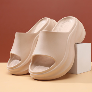 Sandales d'été compensées pour femme Guru en EVA, antidérapantes et respirantes, pour l'extérieur - Product Image 1