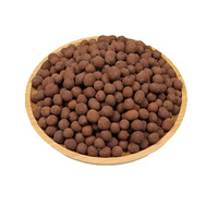 Le grossiste vend des billes d'argile creuses utilisées pour les plantes hydroponiques, ainsi que des particules d'argile.