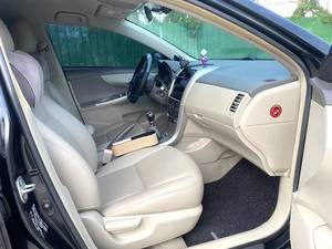 سيارة كورولا 2008، محرك 1.8 لتر 4 أسطوانات بشفط طبيعي، ناقل حركة يدوي، تعمل بالبنزين، يورو 4، قيادة يسرى، مع فتحة سقف، عداد 50-75 ألف ميل - Product Image 5