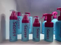 Set Botol Semprot Pompa PET Matte Warna Kustom dengan Cetak Logo Warna Kustom untuk Perawatan Kulit 100ml 120ml 150ml 200ml