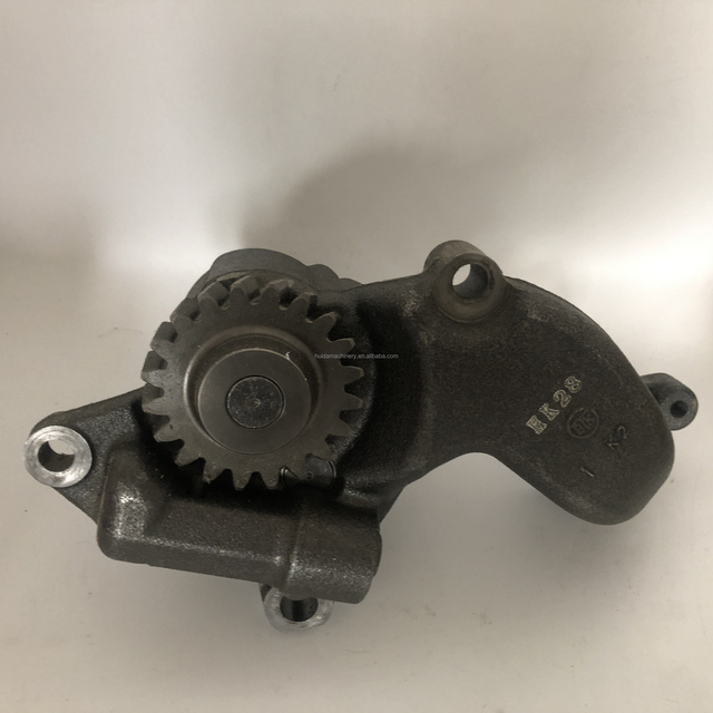 Huida Excavator Oil Pump 6745-51-1111 6754-51-1110 for Bulldozer D65PX-15EO PC200-8