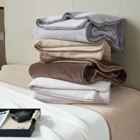 Plaid moderne décontracté en velours de vison tissé à poils courts, style luxe léger, couleur unie, chaud en polaire pour canapé et lit, pour lit simple ou double, idéal pour l'hiver