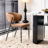 Chaise de salle à manger moderne en cuir - Empilable, stable, légère, écologique, avec pieds en métal pour la maison, le bureau et les salons