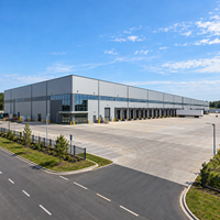 Entrepôt à grande portée en structure métallique, charpente portique boulonnée, atelier métallique, bâtiment industriel de distribution résistant aux intempéries