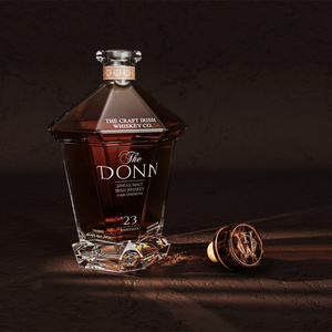 Botella de Vidrio Transparente Personalizada de 750 ml con Corcho para Whisky, <span class=keywords><strong>Vodka</strong></span>, Licores y Tequila - Product Image 1