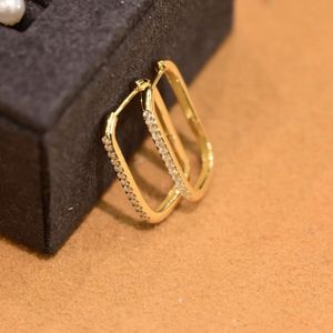 ผู้จัดจำหน่ายเครื่องประดับทองคำ 18K แบบขายส่ง รับบริการ OEM/ODM ตามสั่ง ราคาโรงงาน ต่างหูทองคำสีโรสโกลด์ พร้อมใบรับรอง พร้อมจัดส่ง - Product Image 2