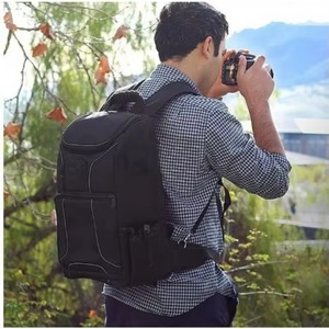 Échantillon gratuit : Sac à dos pour appareil photo reflex numérique USA Gear - Compartiment pour ordinateur portable 15,6 pouces, séparateurs rembourrés personnalisés, support pour trépied, housse de pluie - Product Image 2