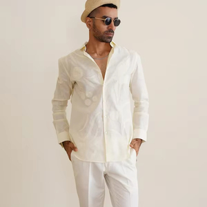 Camisa de tejido blanco bordado - Product Image 1