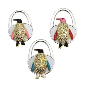 Custom Design Pinguim Forma Saco Dobrável Gancho Handbag Hangers Gancho para Mulheres Meninas Gift Bar Office Purse Hook