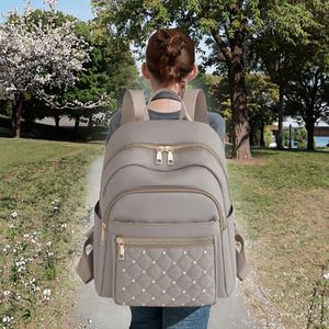 Nueva y linda mochila de peluche personalizada con alas de estrella y ventana transparente en forma de corazón para niñas - Product Image 3