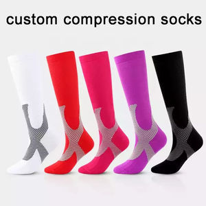 Chaussettes de sport respirantes et antibactériennes pour hommes - Absorption de l'humidité et soutien de la voûte plantaire pour la course à pied et le basketball - Product Image 5