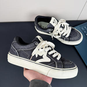 High quality <b>Canvas</b> Flat Women's Casual Shoes stylish men's shoes Outdoor youth Anti-Slip & Lightweight Skateboarding Shoes - Product Image 2