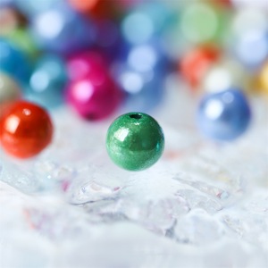 Perles rondes en acrylique laser réfléchissantes colorées pour la fabrication de bijoux avec trous traversants, perles en vrac en stock, printemps 2023, origine Yiwu - Product Image 3