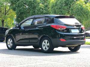 Vente en gros pour Hyundai ix35 – Unité unique, <span class=keywords><strong>prix</strong></span> bas, export mondial, conduite à gauche, <span class=keywords><strong>voiture</strong></span> d'<span class=keywords><strong>occasion</strong></span> automatique avec sièges en cuir et coffre arrière - Product Image 6