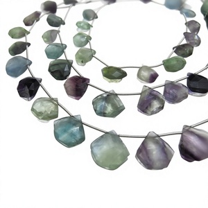 Perles de Fluorite Verte Naturelle Multicolore Hexagonales Facettées Briolette 11-12mm - Product Image 1