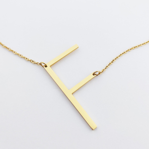Collana iniziale <span class=keywords><strong>lettera</strong></span> <span class=keywords><strong>F</strong></span> in acciaio inossidabile fai da te personalizzata Joyeria Acero oro inossidabile 26 Lettes collana accessori coreani - Product Image 1